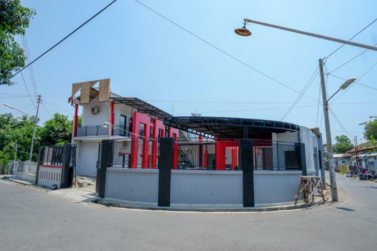 Reddoorz Syariah Near Alun Alun Tegal Hotel Exterior foto